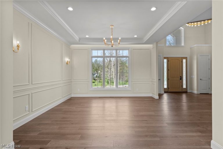 5084 Neptune Oval, Solon, OH - Photo 6