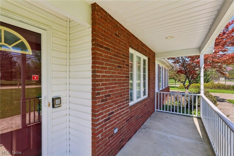 710 Erie Road, Eastlake, OH - Photo 5
