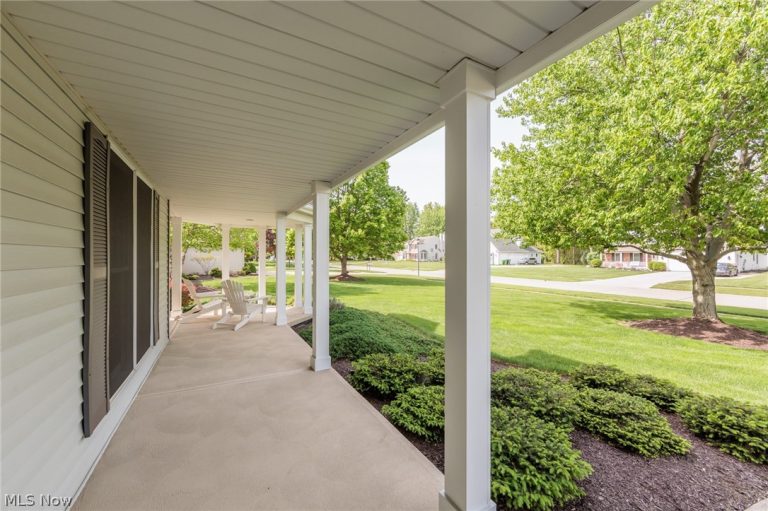 409 Avon Point Avenue, Avon Lake, OH - Photo 6