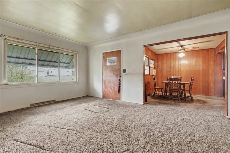 520 Sunset Drive, Hubbard, OH - Photo 3