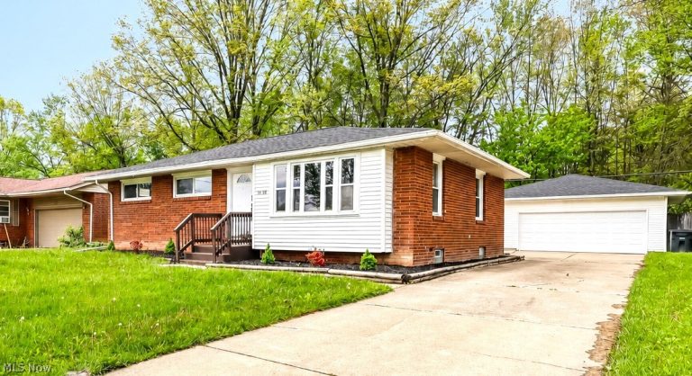 3138 Starlite Drive, Warren, OH - Photo 2