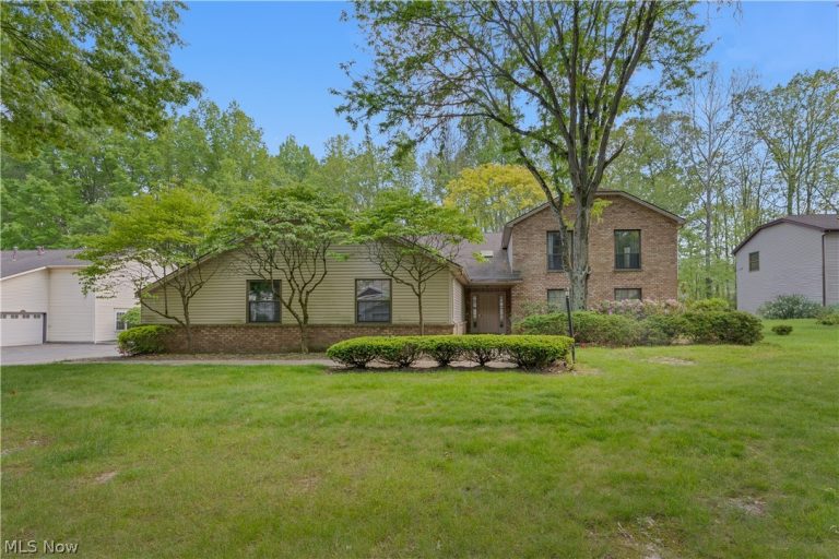 1341 Fox Run Drive, Youngstown, OH, 44512