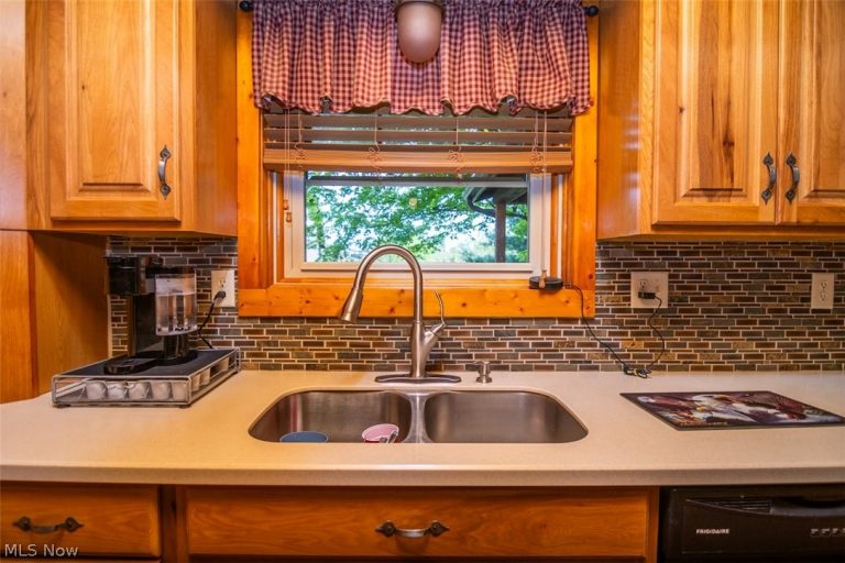 61229 Crozier Ridge Road, Bellaire, OH - Photo 6
