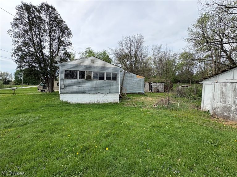 3127 Varley Avenue, Canton, OH - Photo 6