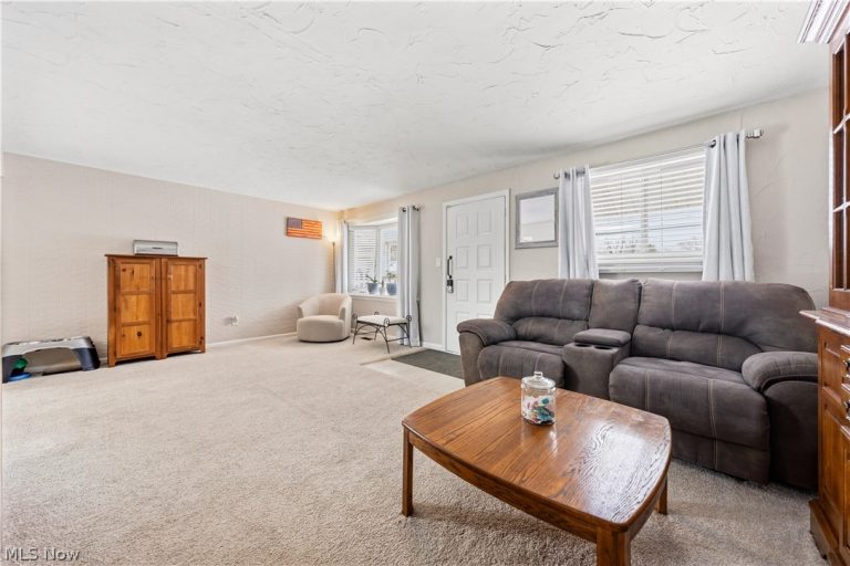 6040 Reynolds Road, Mentor on the Lake, OH - Photo 5