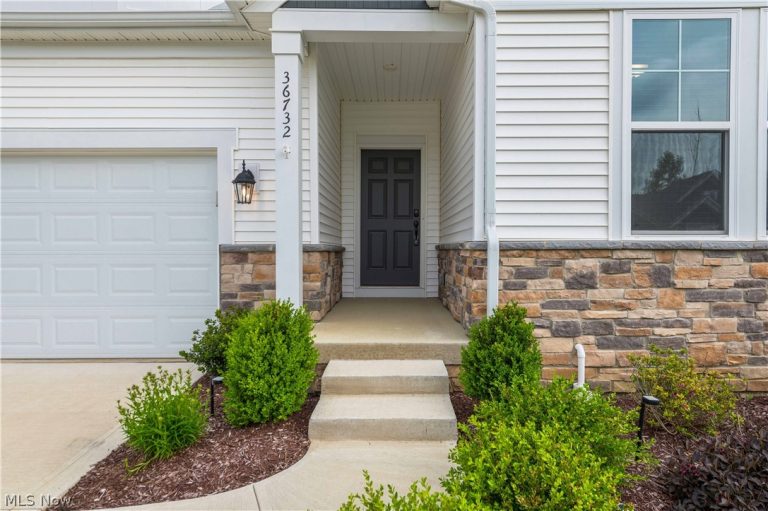 36732 Appian Way, North Ridgeville, OH - Photo 4