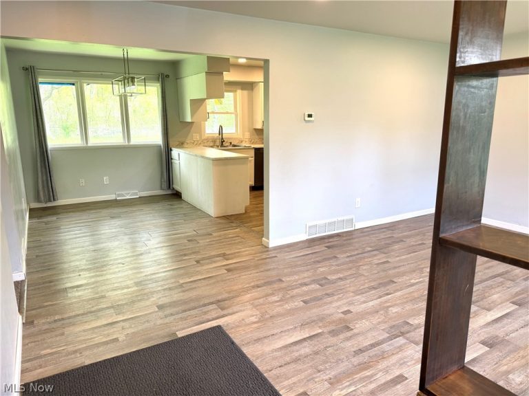 4088 Lynwood, Kent, OH - Photo 2