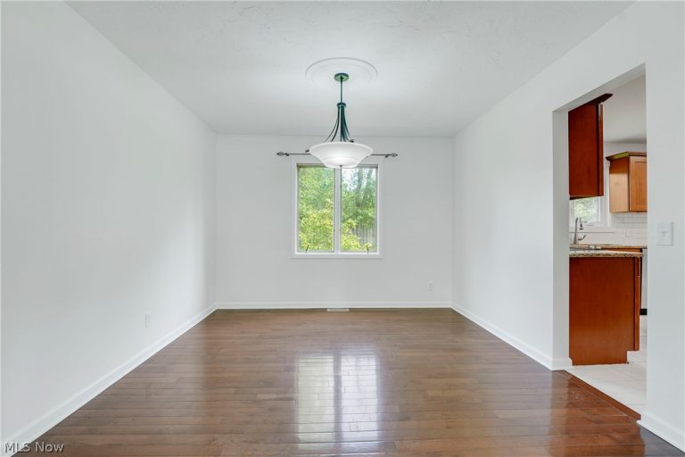 33065 Arlesford Drive, Solon, OH - Photo 8