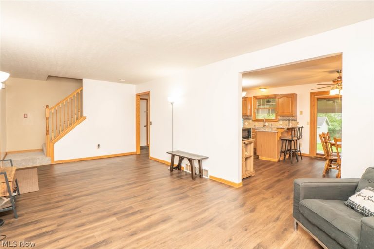 5782 Drenta Circle, Navarre, OH - Photo 6