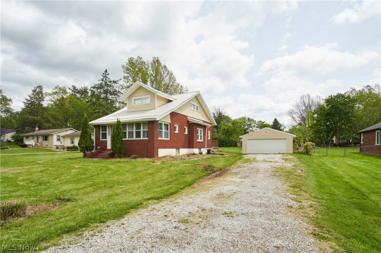 3091 Bender Avenue, Akron, OH - Photo 2