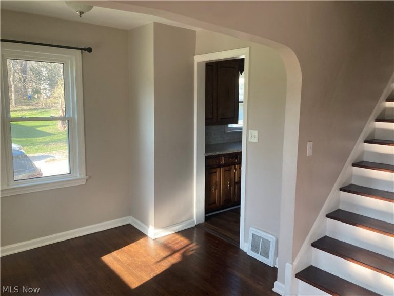 7101 Liberty Road, Solon, OH - Photo 8