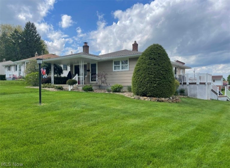 447 Omar Street, Struthers, OH - Photo 2