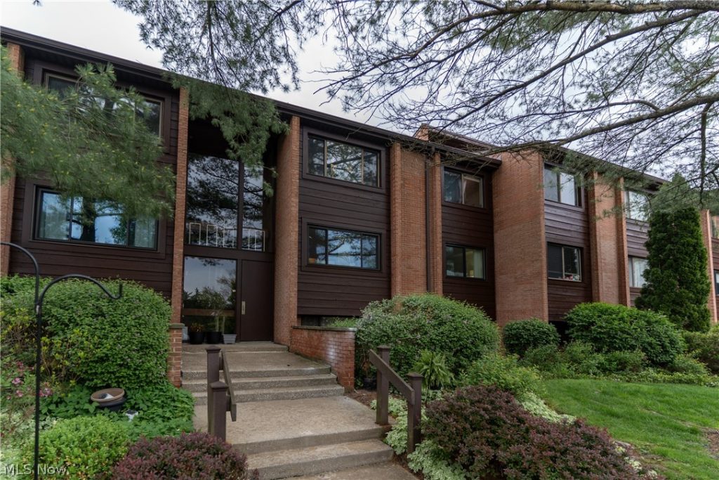 935 Canyon View Road #202, Sagamore Hills, OH