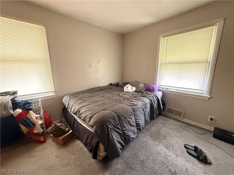 19107 Longview Avenue, Maple Heights, OH - Photo 8