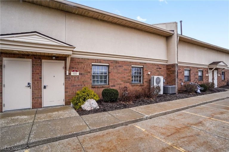 1337 Commerce Drive, Stow, OH - Photo 2