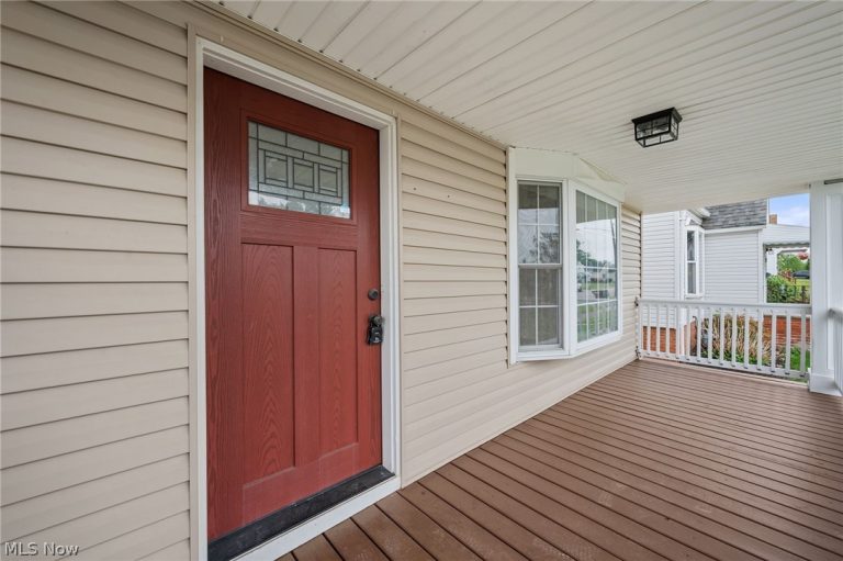 4423 Russell Avenue, Parma, OH - Photo 8