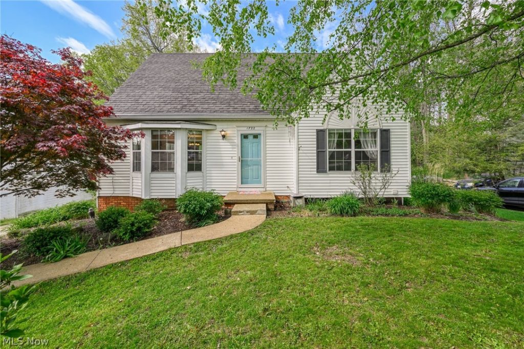 1722 Idlewood Drive, Twinsburg, OH