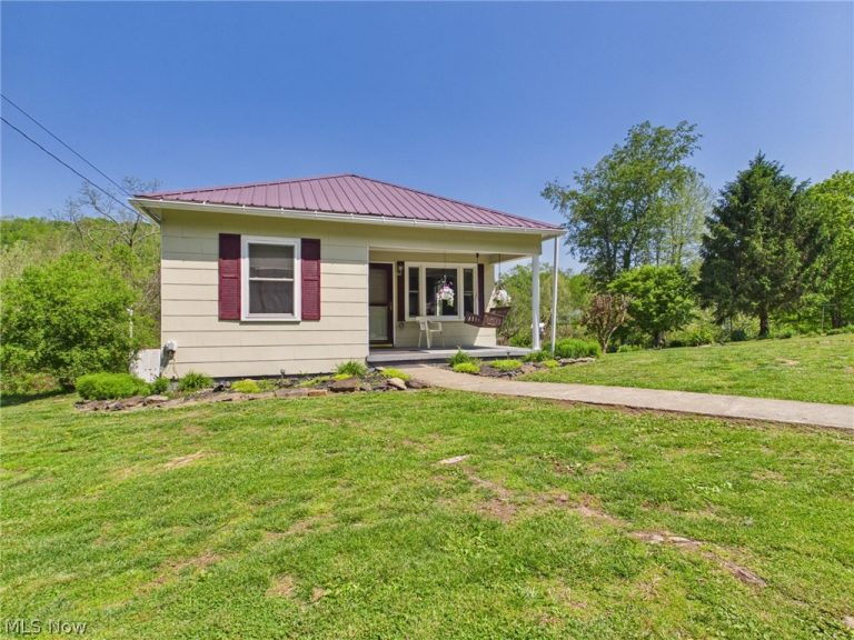 44 Glendale Road, Cairo, WV, 26337