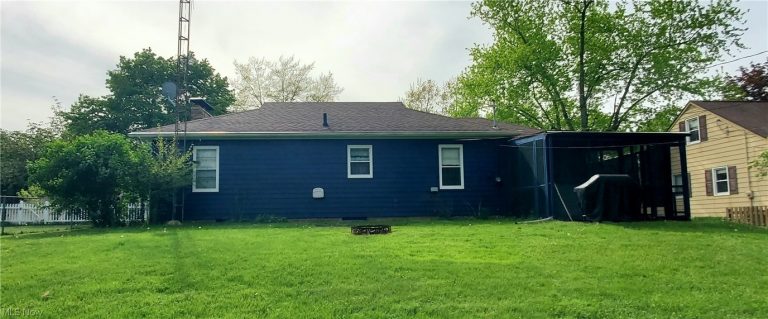 1794 Lilly Lane, Alliance, OH - Photo 2
