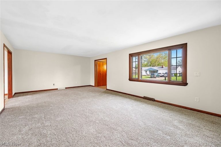 2456 Jackson Street, Lorain, OH - Photo 4