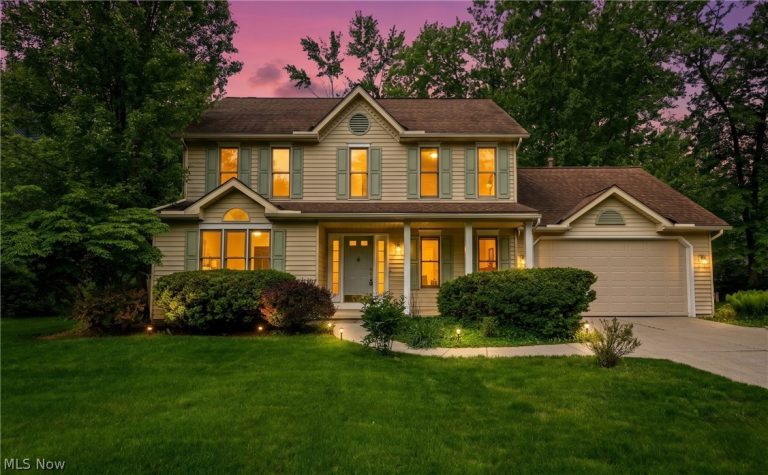 8460 Old Post Road, Olmsted Falls, OH - Photo 2