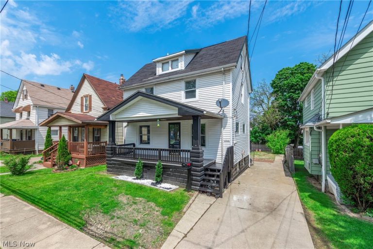 2718 Roanoke Avenue, Cleveland, OH - Photo 4