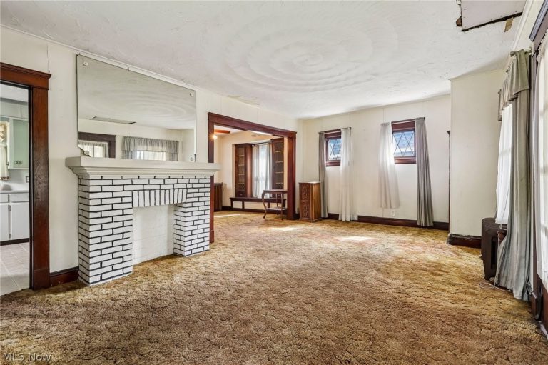 549 Parkdale Drive, Akron, OH - Photo 4
