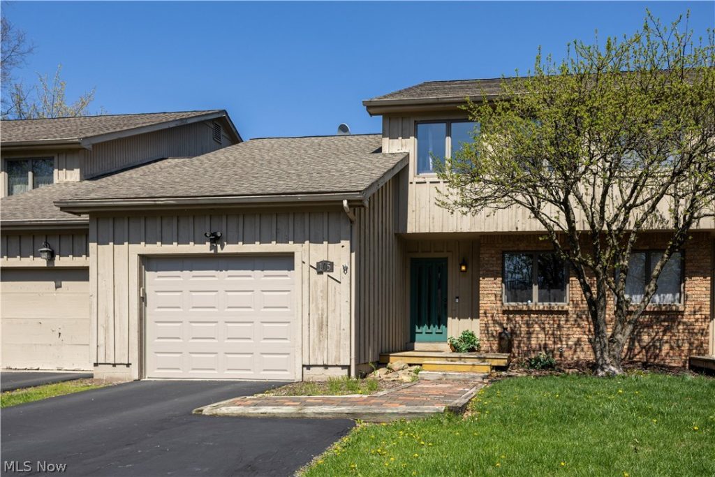 105 Topaz Trail, Cortland, OH