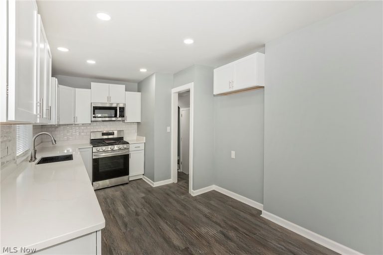 1259 Hereford Road, Cleveland Heights, OH - Photo 8