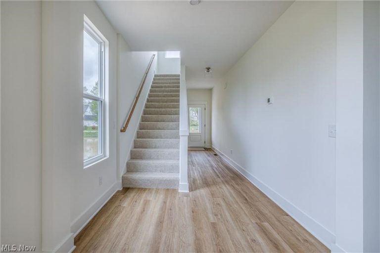 2085 Glenmont Drive, Brunswick, OH - Photo 4