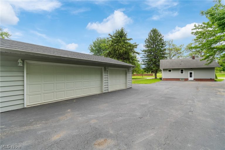 25001 Chardon Road, Richmond Heights, OH - Photo 8