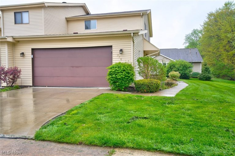 378 Deepwood Drive, Wadsworth, OH - Photo 2