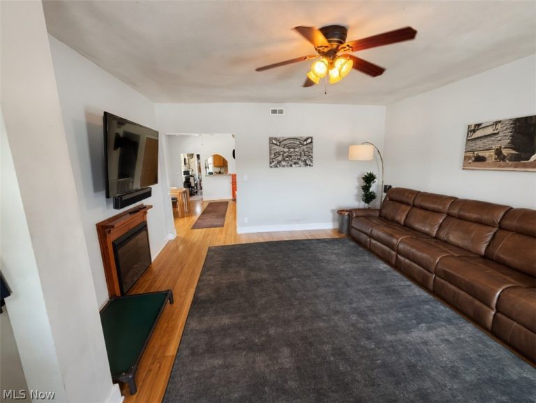 2318 19th Street, Cleveland, OH - Photo 2