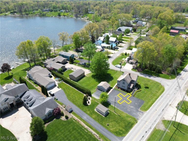 17991 Mahoning Avenue, Lake Milton, OH - Photo 5