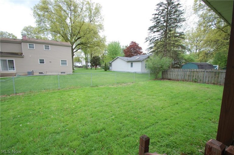 4155 Claridge Drive, Austintown, OH - Photo 2