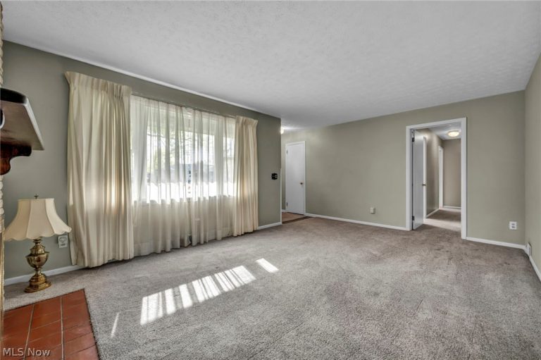 5843 Louise Avenue, Champion, OH - Photo 5