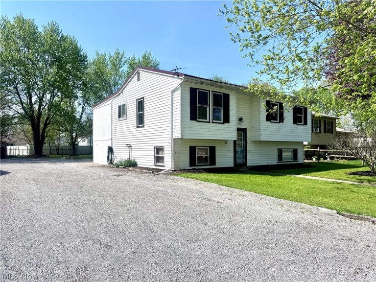 9774 Blanton Drive, Windham, OH - Photo 2