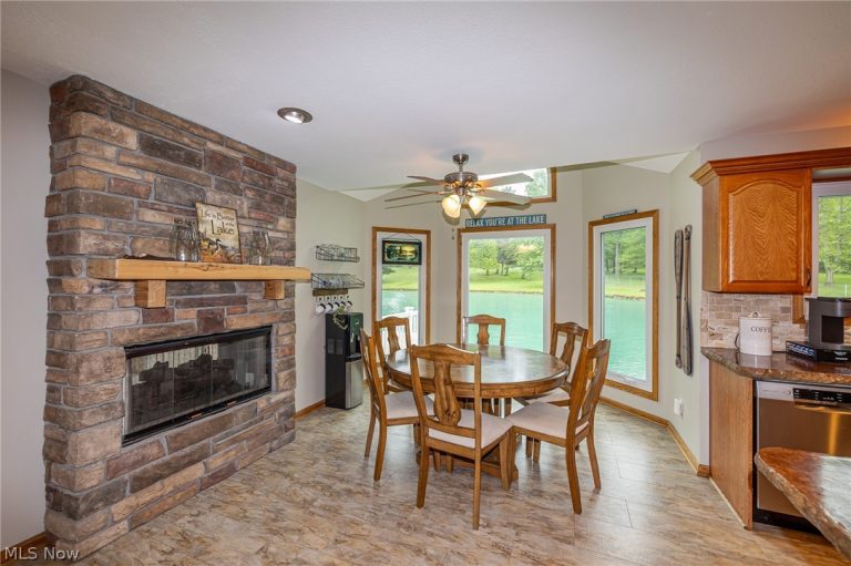 9541 Bedford Road, Macedonia, OH - Photo 8