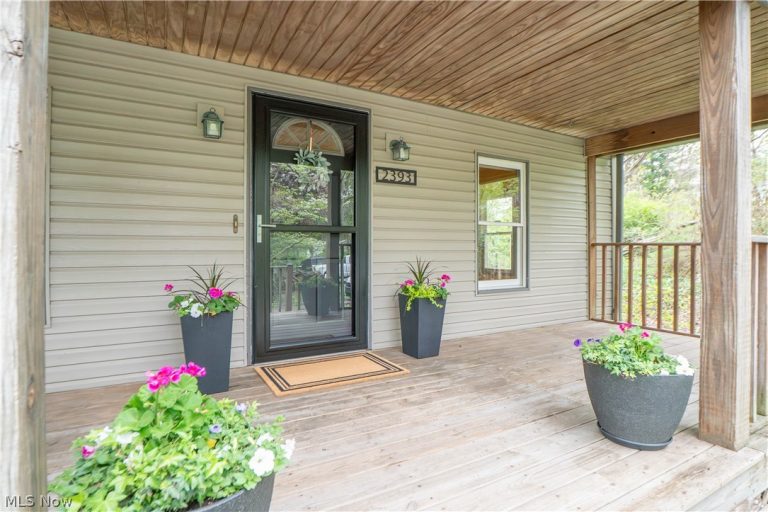 2393 Goodenough Avenue, Akron, OH - Photo 2