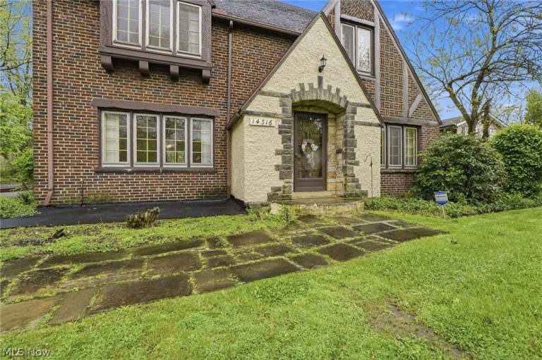 14316 Ashwood Road, Shaker Heights, OH - Photo 2