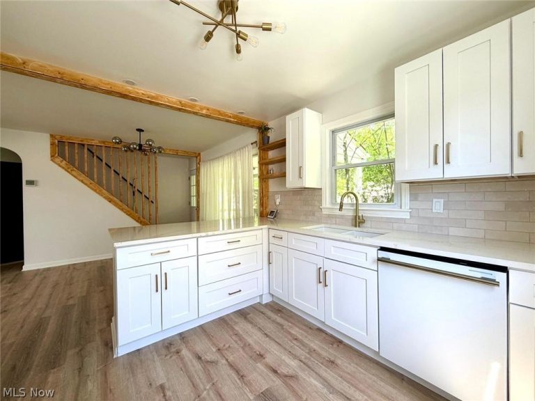 1699 Warrensville Center Road, South Euclid, OH - Photo 5