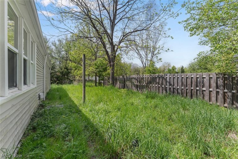 23804 Blackburn Road, Oakwood, OH - Photo 3