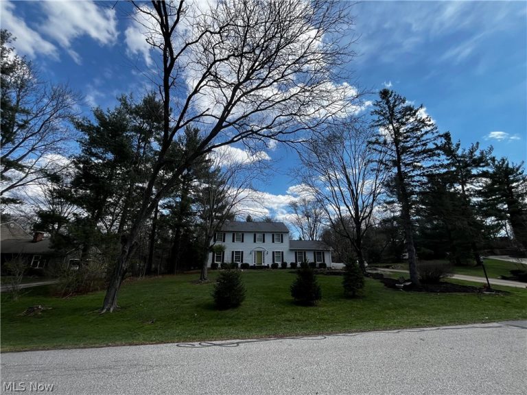 7671 Salem Drive, Hudson, OH - Photo 2