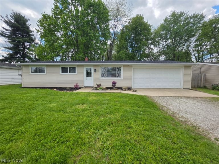 3070 Polly Road, Ravenna, OH - Photo 2