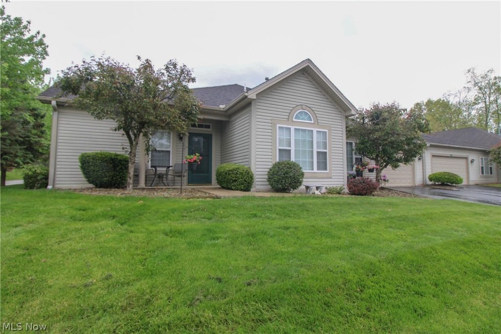 276 Wilcox Road, Austintown, OH