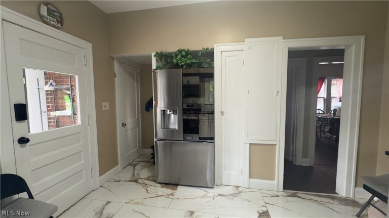 132 Jennette Drive, Boardman, OH - Photo 8
