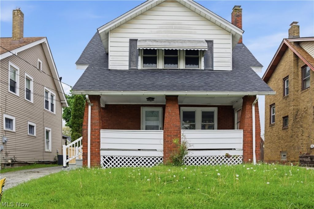 52 Heights Avenue, Youngstown, OH