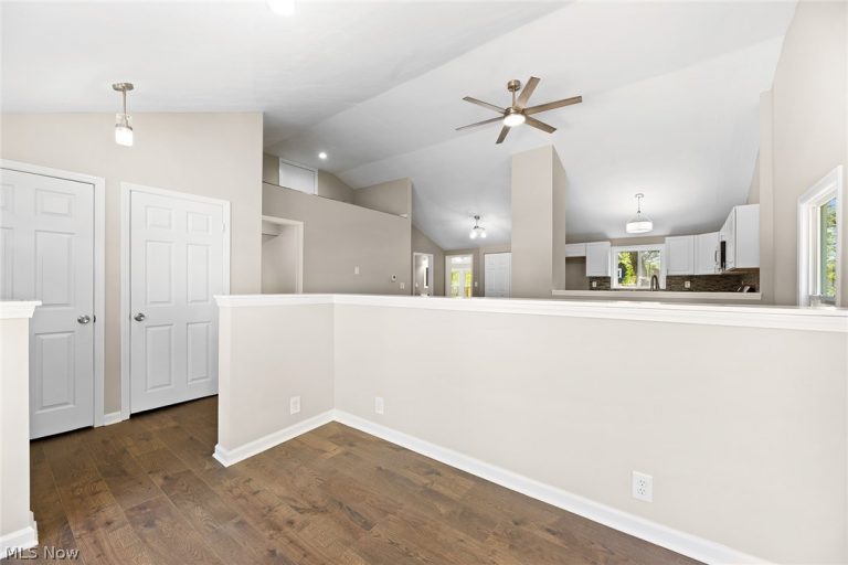 244 Keenan Avenue, Cuyahoga Falls, OH - Photo 4