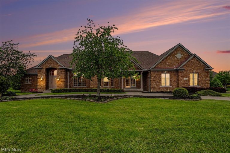 6291 Maypine Farm Boulevard, Highland Heights, OH, 44143