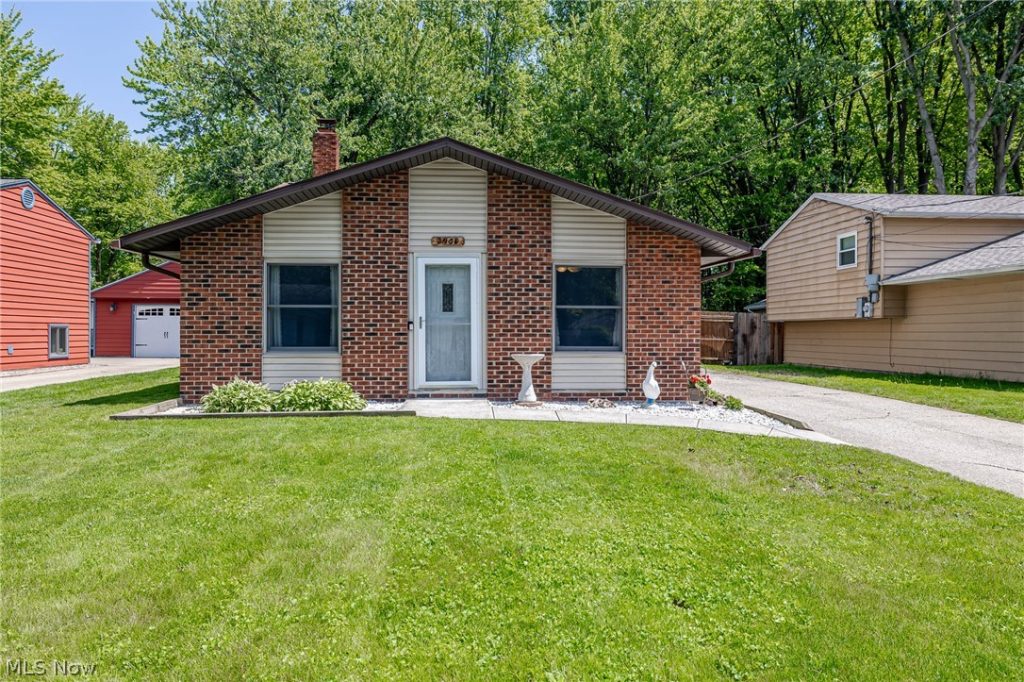 6243 Rosebelle Avenue, North Ridgeville, OH